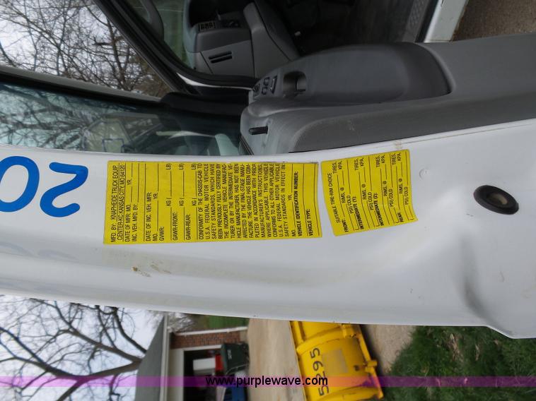 image for item K1332 2004 Ford F350 Super Duty dump flatbed pickup truck