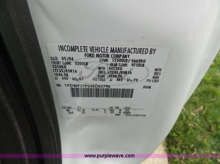 image for item K1332 2004 Ford F350 Super Duty dump flatbed pickup truck