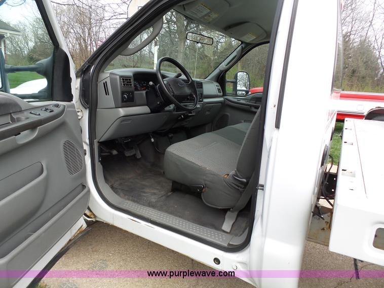 image for item K1332 2004 Ford F350 Super Duty dump flatbed pickup truck