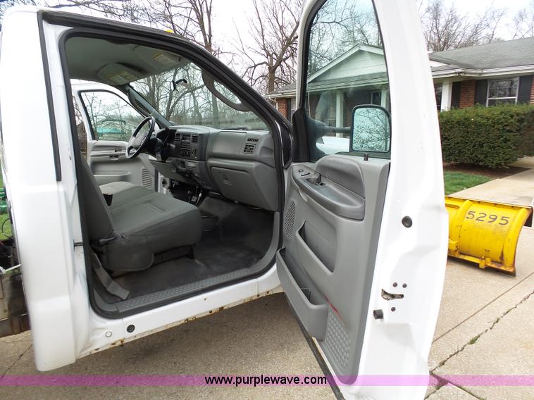 image for item K1332 2004 Ford F350 Super Duty dump flatbed pickup truck