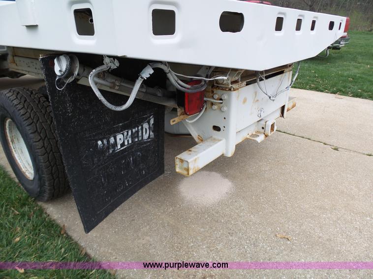 image for item K1332 2004 Ford F350 Super Duty dump flatbed pickup truck