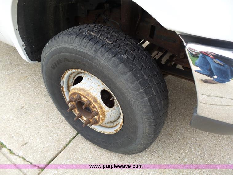 image for item K1332 2004 Ford F350 Super Duty dump flatbed pickup truck