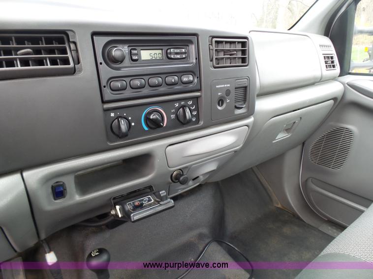 image for item K1332 2004 Ford F350 Super Duty dump flatbed pickup truck