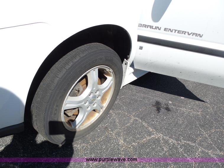 image for item K1359 2006 Chevrolet Uplander handicap accessible van