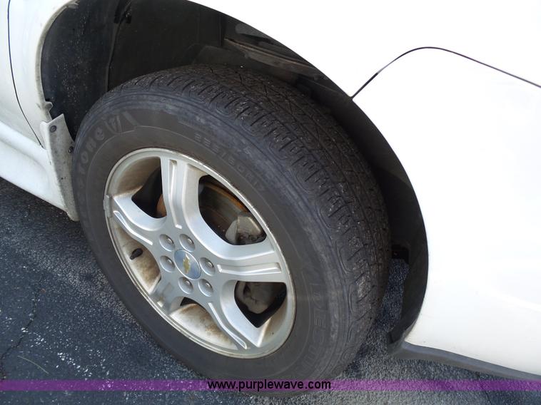 image for item K1360 2006 Chevrolet Uplander handicap accessible van