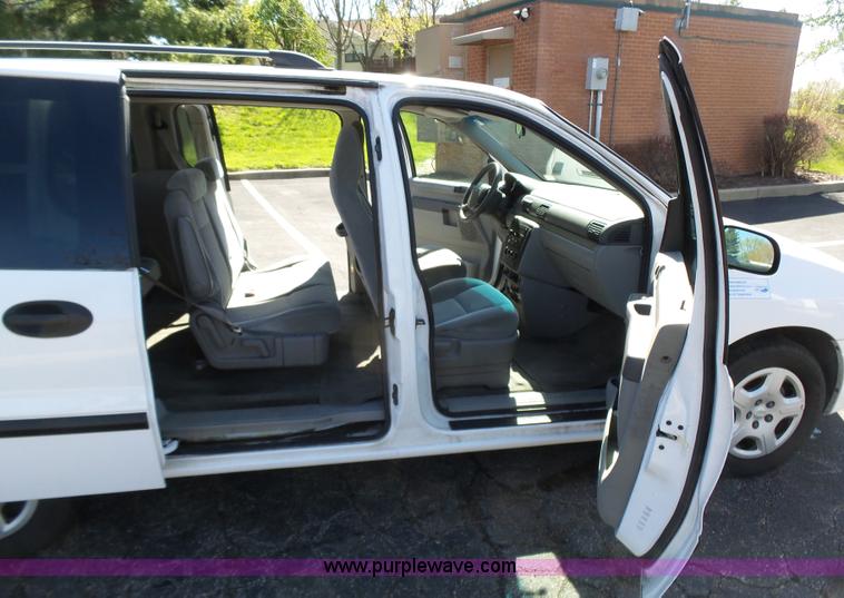 image for item K1361 2006 Ford Freestar SE van