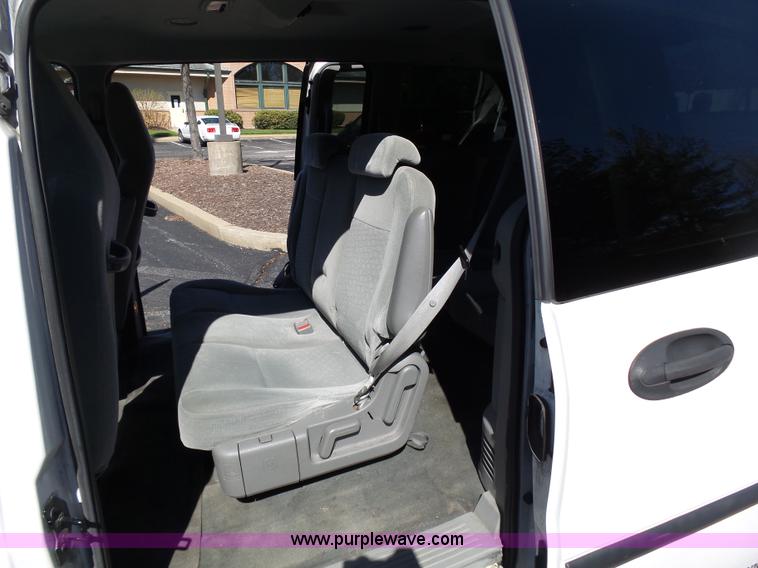 image for item K1361 2006 Ford Freestar SE van