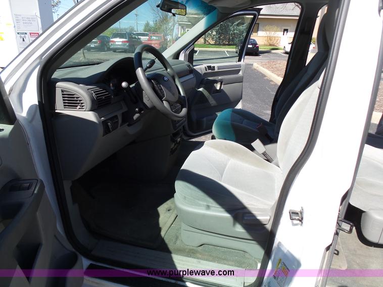 image for item K1361 2006 Ford Freestar SE van