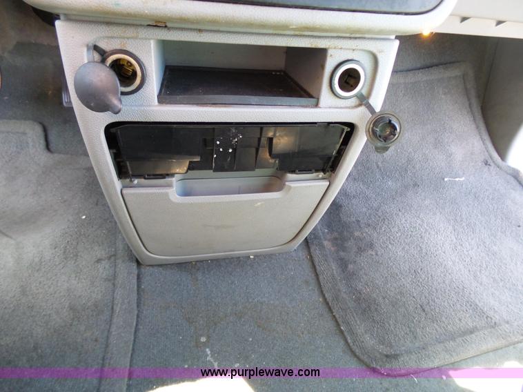 image for item K1361 2006 Ford Freestar SE van
