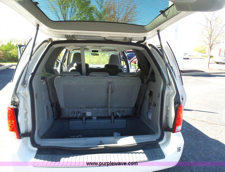 image for item K1361 2006 Ford Freestar SE van