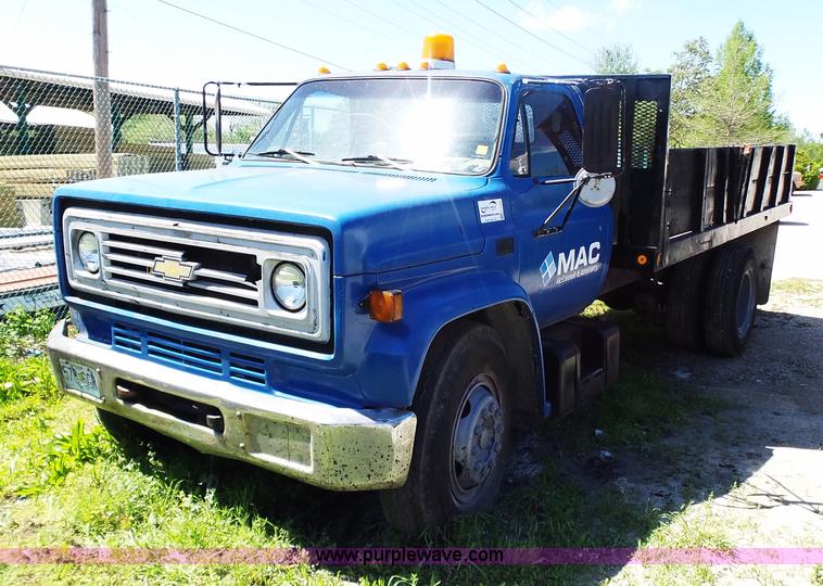 image for item K1385 1988 Chevrolet C70 flatbed truck