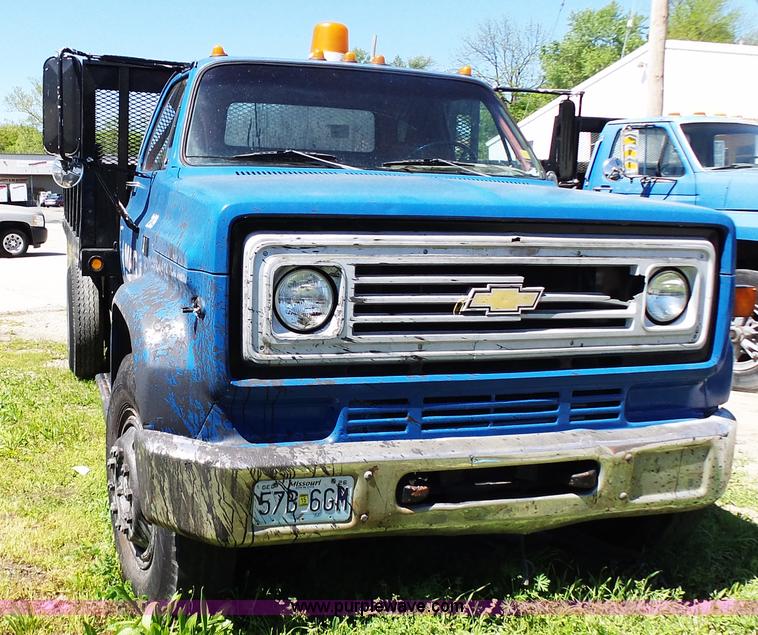 image for item K1385 1988 Chevrolet C70 flatbed truck