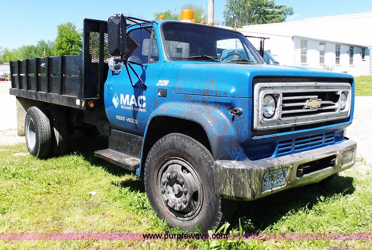 image for item K1385 1988 Chevrolet C70 flatbed truck