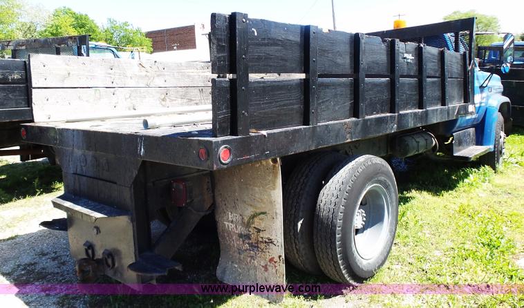 image for item K1385 1988 Chevrolet C70 flatbed truck