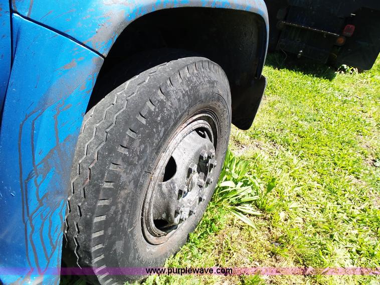 image for item K1385 1988 Chevrolet C70 flatbed truck