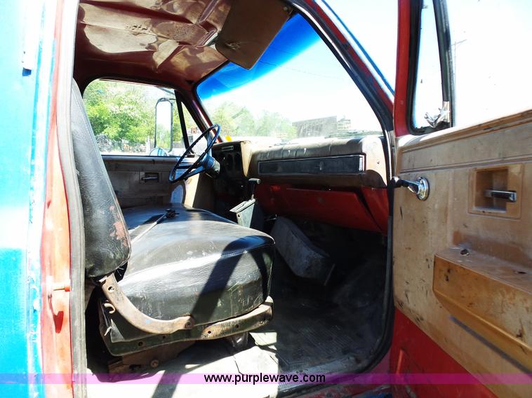 image for item K1385 1988 Chevrolet C70 flatbed truck