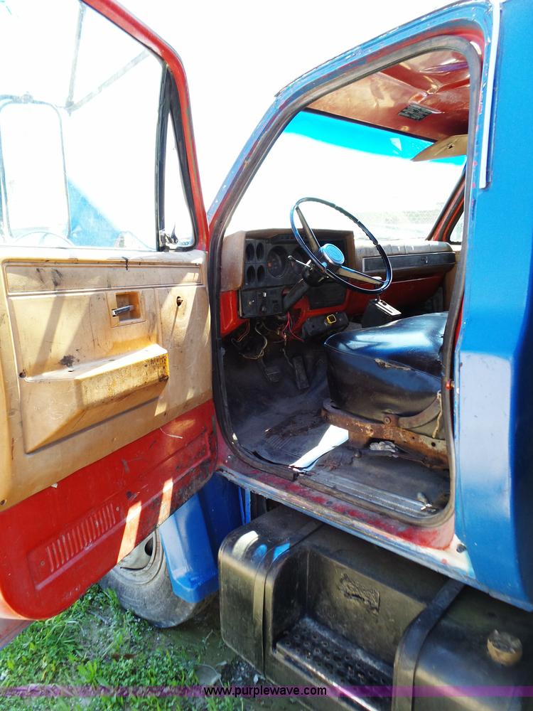 image for item K1385 1988 Chevrolet C70 flatbed truck