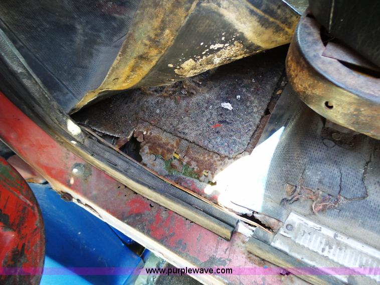 image for item K1385 1988 Chevrolet C70 flatbed truck