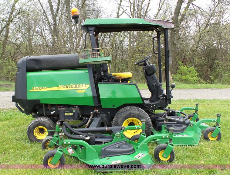 image for item K4184 John Deere 1600 Turbo lawn mower
