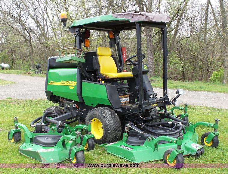 image for item K4184 John Deere 1600 Turbo lawn mower