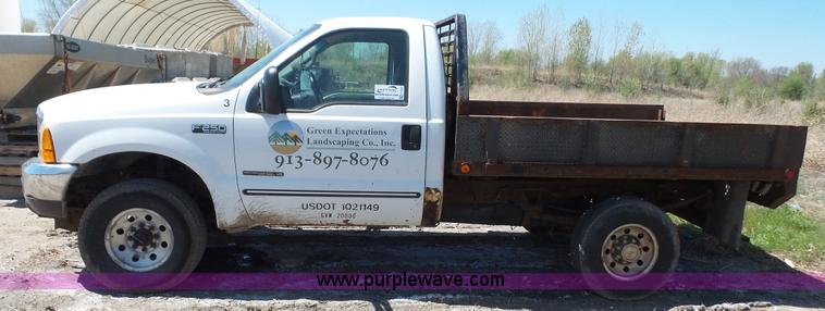 image for item K4506 2000 Ford F250 Super Duty flatbed pickup truck