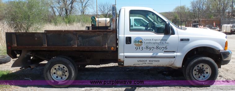 image for item K4506 2000 Ford F250 Super Duty flatbed pickup truck