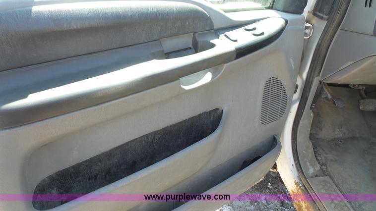 image for item K4506 2000 Ford F250 Super Duty flatbed pickup truck