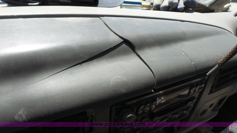 image for item K4506 2000 Ford F250 Super Duty flatbed pickup truck