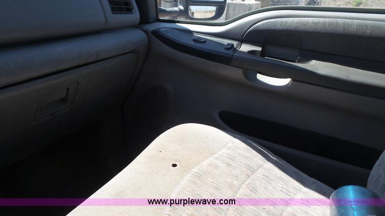 image for item K4506 2000 Ford F250 Super Duty flatbed pickup truck