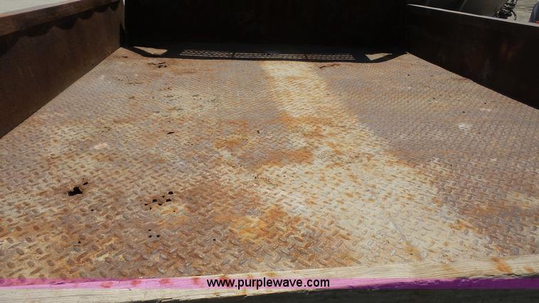 image for item K4506 2000 Ford F250 Super Duty flatbed pickup truck