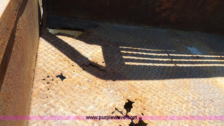 image for item K4506 2000 Ford F250 Super Duty flatbed pickup truck