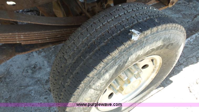 image for item K4506 2000 Ford F250 Super Duty flatbed pickup truck