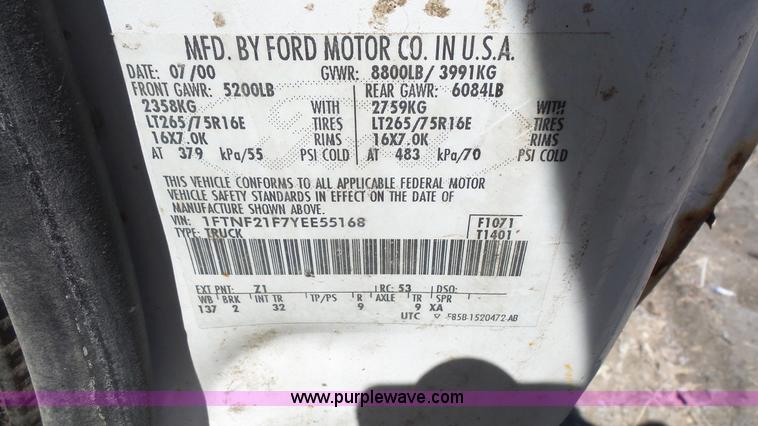 image for item K4506 2000 Ford F250 Super Duty flatbed pickup truck