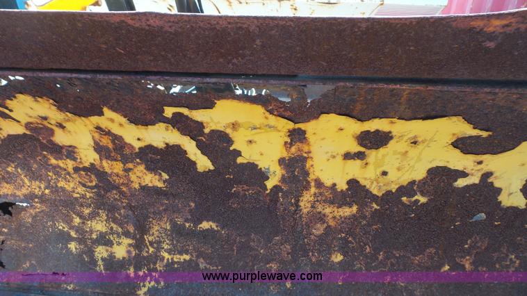 image for item K4506 2000 Ford F250 Super Duty flatbed pickup truck