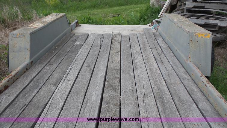 image for item K4525 1985 Redi Haul equipment trailer