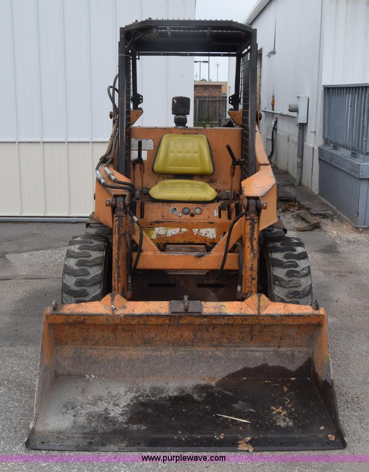 image for item K6724 1982 Case 1835 skid steer
