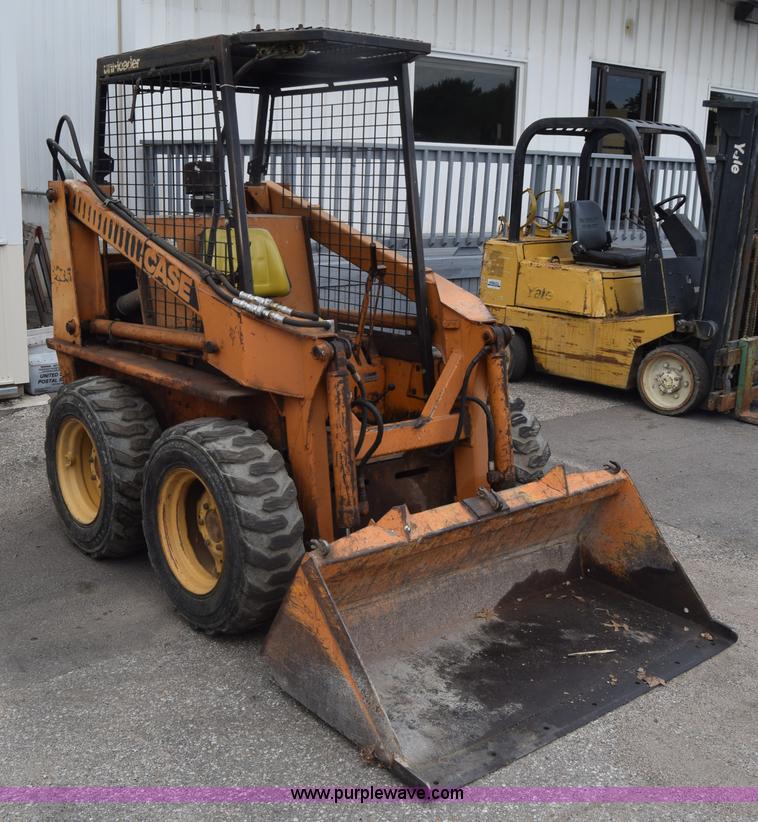 image for item K6724 1982 Case 1835 skid steer