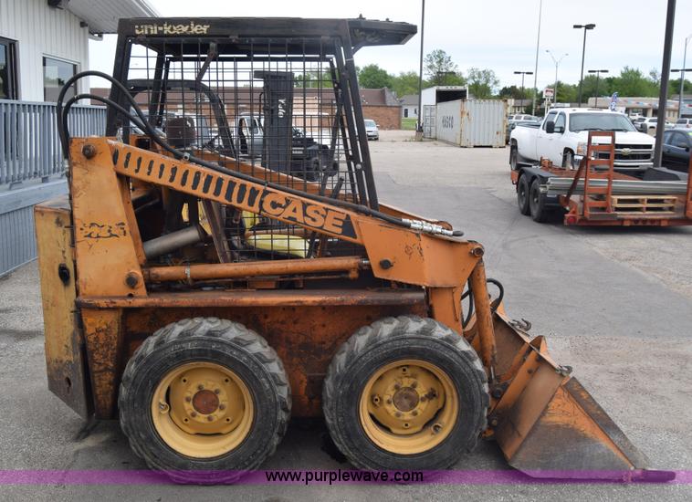 image for item K6724 1982 Case 1835 skid steer