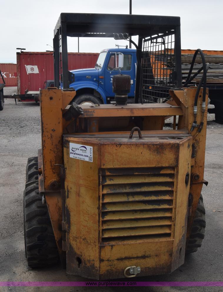 image for item K6724 1982 Case 1835 skid steer