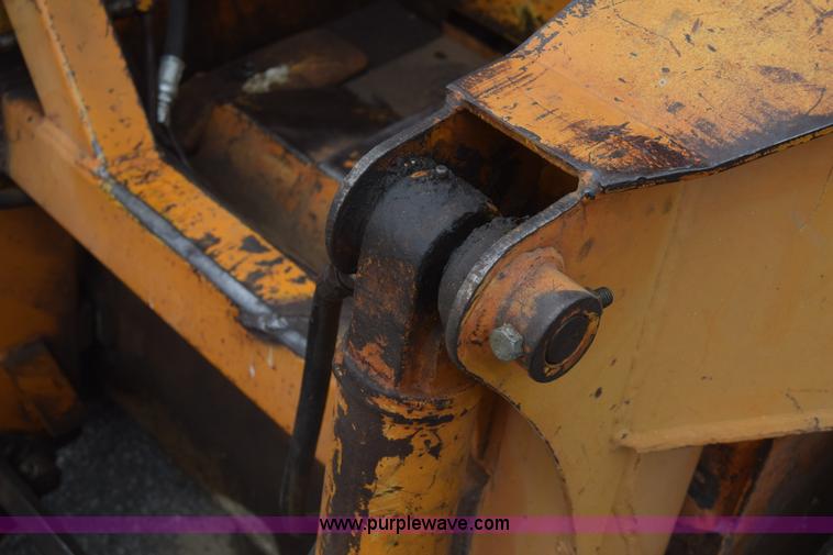 image for item K6724 1982 Case 1835 skid steer
