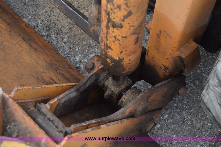 image for item K6724 1982 Case 1835 skid steer