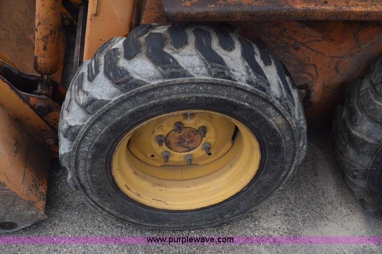 image for item K6724 1982 Case 1835 skid steer