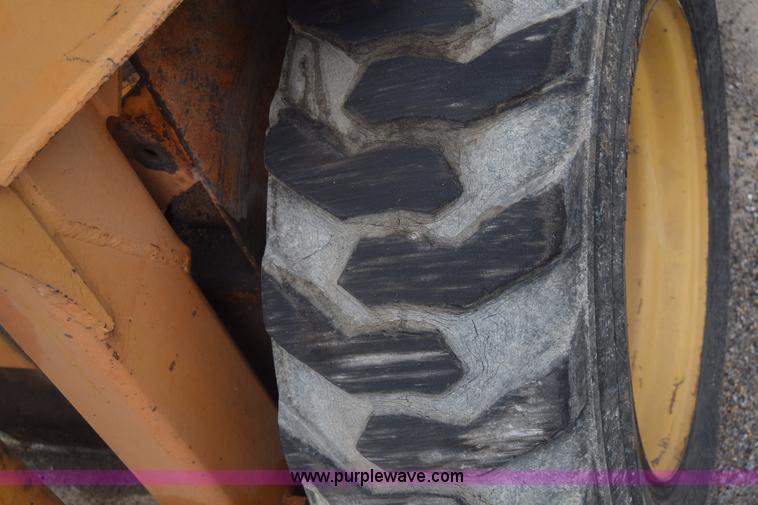 image for item K6724 1982 Case 1835 skid steer