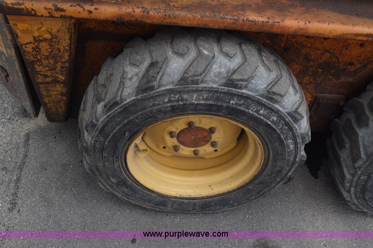 image for item K6724 1982 Case 1835 skid steer