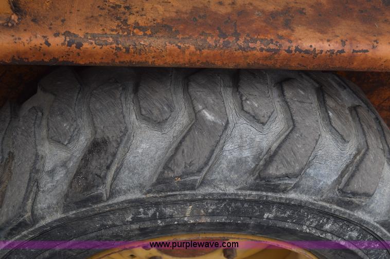 image for item K6724 1982 Case 1835 skid steer