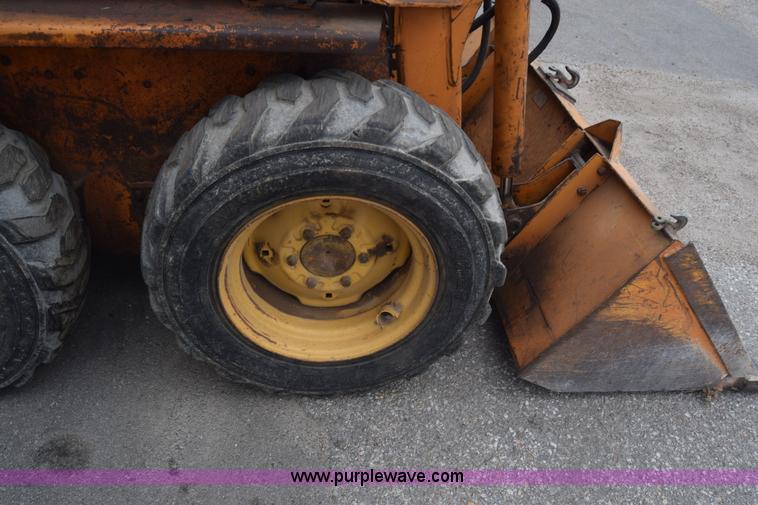 image for item K6724 1982 Case 1835 skid steer