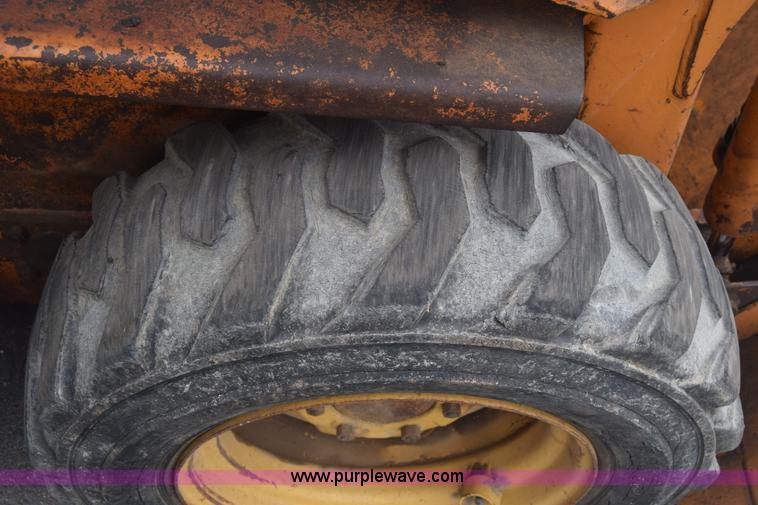 image for item K6724 1982 Case 1835 skid steer