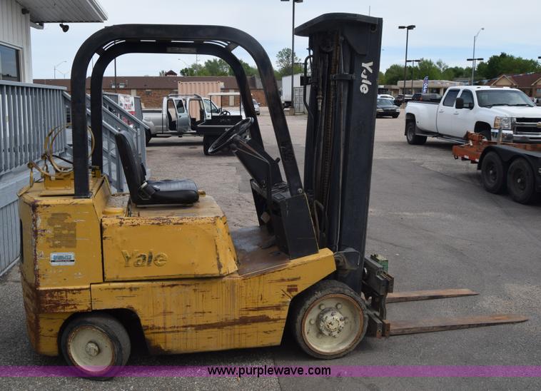 image for item K6725 Yale GLC050 forklift