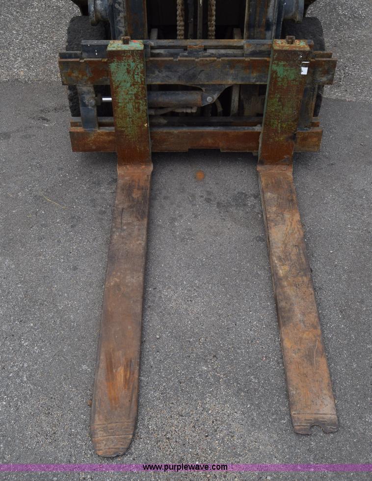 image for item K6725 Yale GLC050 forklift