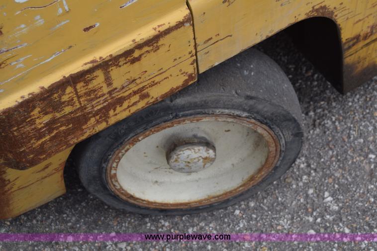 image for item K6725 Yale GLC050 forklift